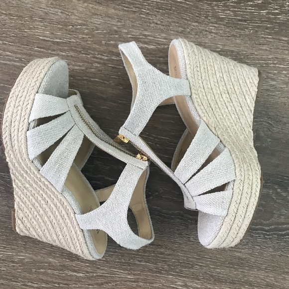 SOLD MICHEAL Micheal Kors Wedges - Picture 5 of 6